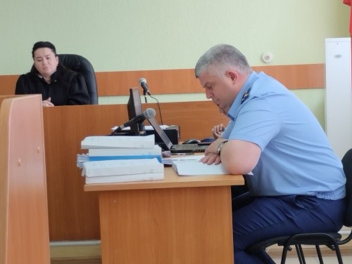 «Криминальное чтиво» по делу пивной «королевы» в Омске: свидетель не помнит что делал с полученной «обналичкой» «Криминальное чтиво» по делу пивной «королевы» в Омске: свидетель не помнит что делал с полученной «обналичкой»