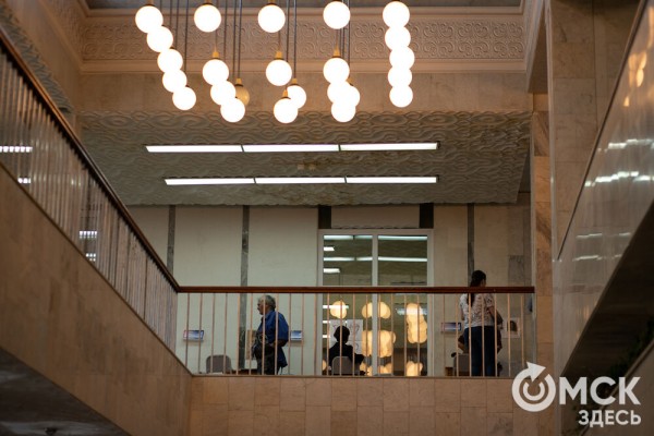 От Луны и Венеры до книг и винила. В Омске прошла "Библионочь"