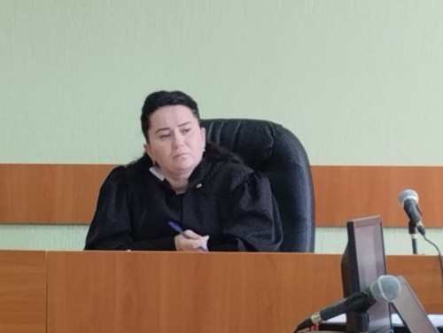 «Криминальное чтиво» по делу пивной «королевы» в Омске: свидетель не помнит что делал с полученной «обналичкой» «Криминальное чтиво» по делу пивной «королевы» в Омске: свидетель не помнит что делал с полученной «обналичкой»