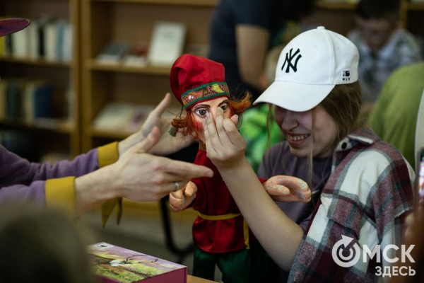 От Луны и Венеры до книг и винила. В Омске прошла "Библионочь"
