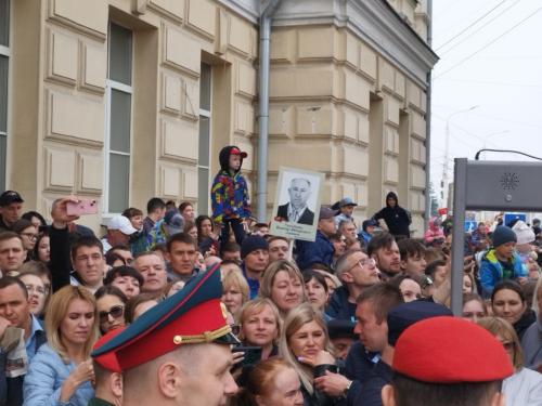 «Фашисты боялись морозов и сибиряков»: в Омске прошел Парад Победы «Фашисты боялись морозов и сибиряков»: в Омске прошел Парад Победы