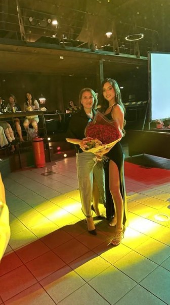 Карина Шестакова: &laquo;А&nbsp;недавно я&nbsp;заработала первые 100 тысяч рублей! Вот вам и&nbsp;реснички&raquo;