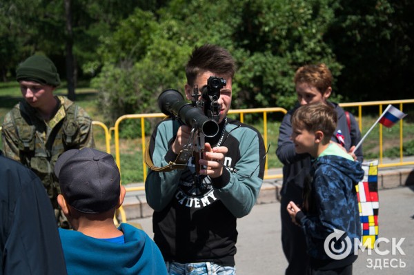 Гимн России в исполнении Дубцовой, парад национальностей и гастрономические изыски. Чем запомнится День России в Омске