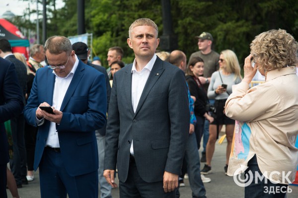 Гимн России в исполнении Дубцовой, парад национальностей и гастрономические изыски. Чем запомнится День России в Омске