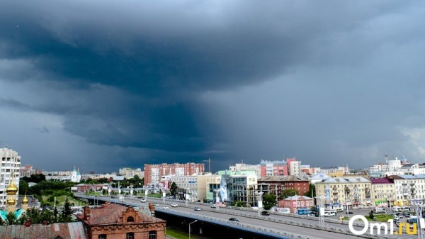 В День России Омск накроют гроза и шквалистый ветер В День России Омск накроют гроза и шквалистый ветер