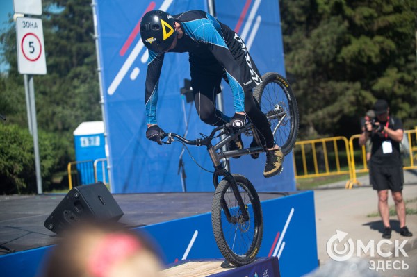 Есть рекорд! 4 тысячи велосипедистов промчались по центру Омска