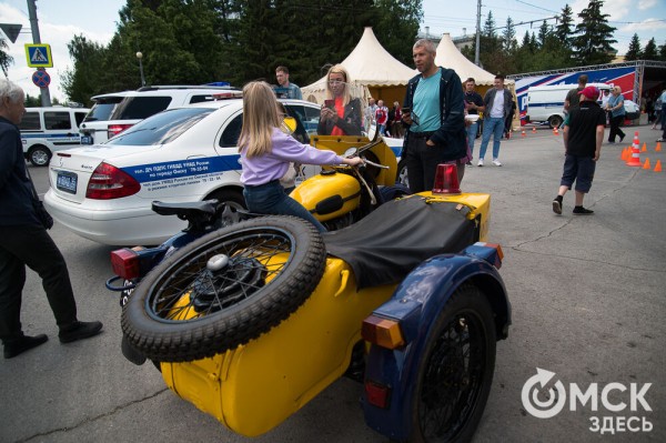 Гимн России в исполнении Дубцовой, парад национальностей и гастрономические изыски. Чем запомнится День России в Омске