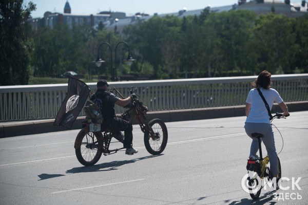 Есть рекорд! 4 тысячи велосипедистов промчались по центру Омска