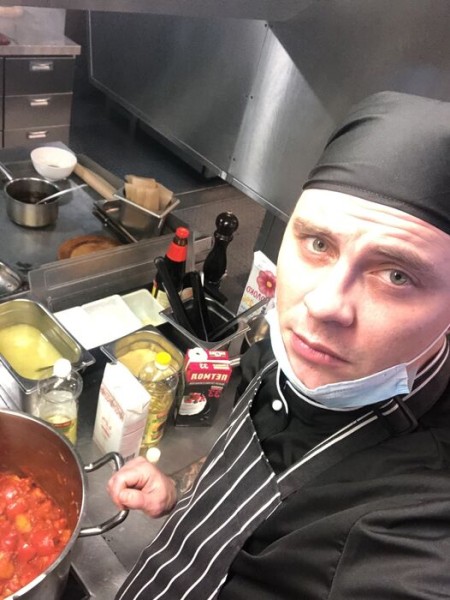 "Омск - это, скорее, гараж, а хочется жить в квартире". Экс-вокалист группы "Цемент banD" о переменах в жизни