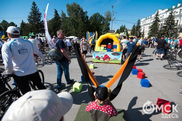 Есть рекорд! 4 тысячи велосипедистов промчались по центру Омска