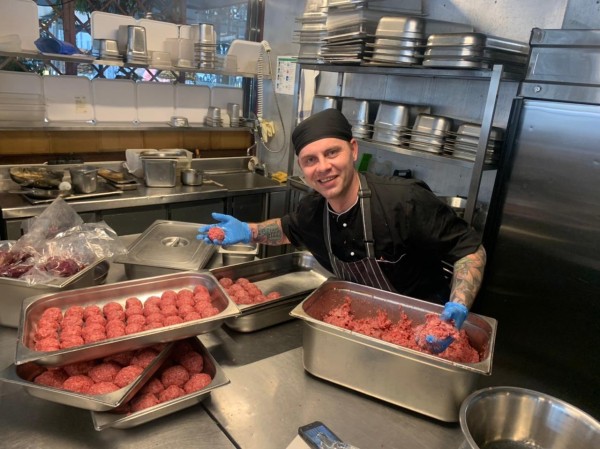 "Омск - это, скорее, гараж, а хочется жить в квартире". Экс-вокалист группы "Цемент banD" о переменах в жизни