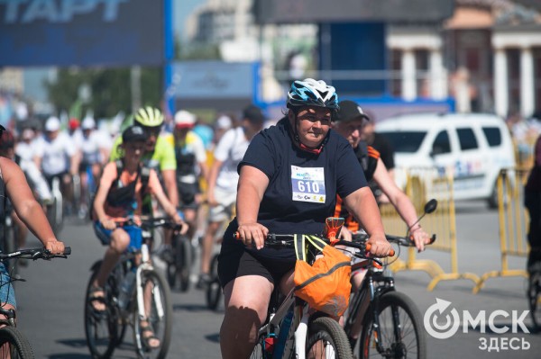 Есть рекорд! 4 тысячи велосипедистов промчались по центру Омска