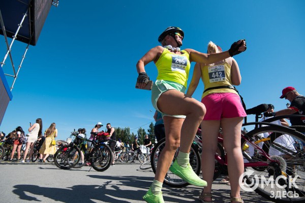 Есть рекорд! 4 тысячи велосипедистов промчались по центру Омска