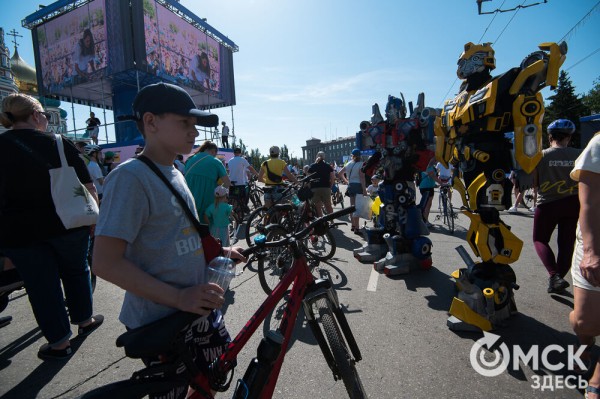 Есть рекорд! 4 тысячи велосипедистов промчались по центру Омска
