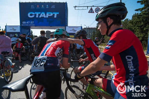 Есть рекорд! 4 тысячи велосипедистов промчались по центру Омска