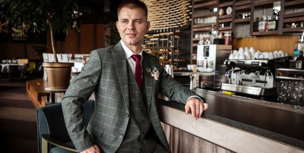 "Омск - это, скорее, гараж, а хочется жить в квартире". Экс-вокалист группы "Цемент banD" о переменах в жизни