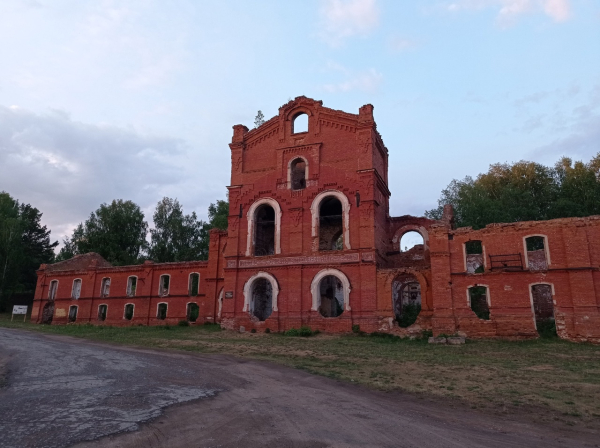 
									Вместо Сочи и Турции: зачем в Муромцево едут со всей России? 