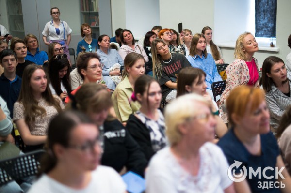 Да пребудет с тобой книга! В Омске проходит "гаражка" московского издательства