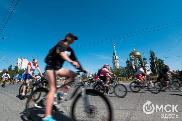 Есть рекорд! 4 тысячи велосипедистов промчались по центру Омска