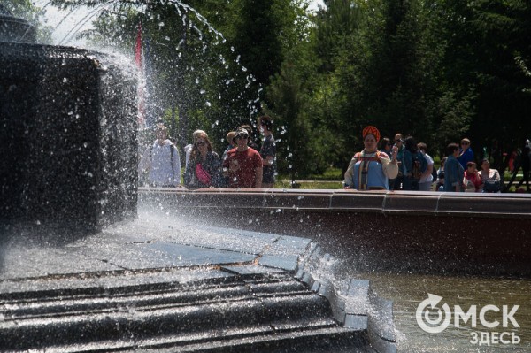 Гимн России в исполнении Дубцовой, парад национальностей и гастрономические изыски. Чем запомнится День России в Омске