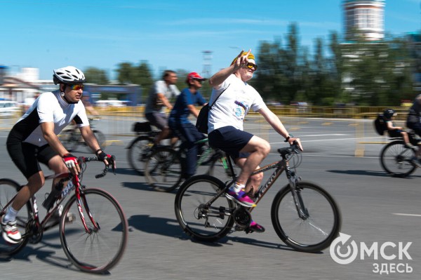 Есть рекорд! 4 тысячи велосипедистов промчались по центру Омска