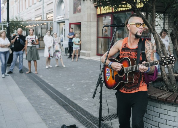 "Омск - это, скорее, гараж, а хочется жить в квартире". Экс-вокалист группы "Цемент banD" о переменах в жизни