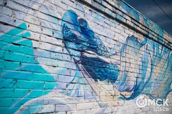 Хочется верить, что эти руки спасут. Граффити на Левобережье, которое заставляет задуматься о жизни Хочется верить, что эти руки спасут. Граффити на Левобережье, которое заставляет задуматься о жизни