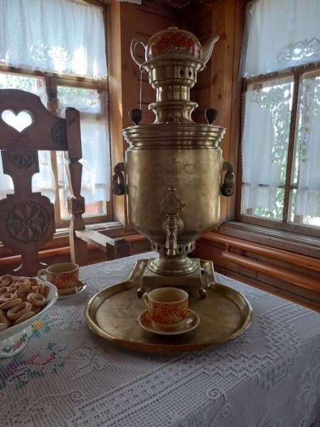 На него молятся, а он наводит шуму. Что поможет сделать чай ещё вкуснее