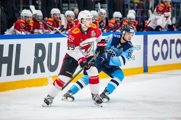 Ткачев до 10 августа может вновь стать игроком «Авангарда»
Ткачев до 10 августа может вновь стать игроком «Авангарда»