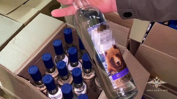 
									В России гонят водку из медицинского спирта: доходы баснословные 