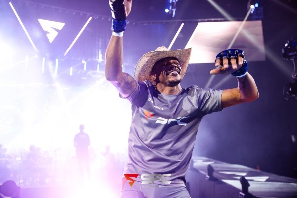 
									Танцы, сломанная рука и победа Шлеменко: в Омске прошел самый дорогой турнир по ММА   [ФОТО+ВИДЕО]  