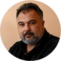 Ущипнуть себя, щёлкнуть по носу, дёрнуть за ухо. Учимся справляться с паникой