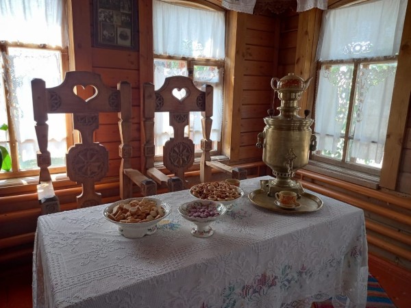 На него молятся, а он наводит шуму. Что поможет сделать чай ещё вкуснее