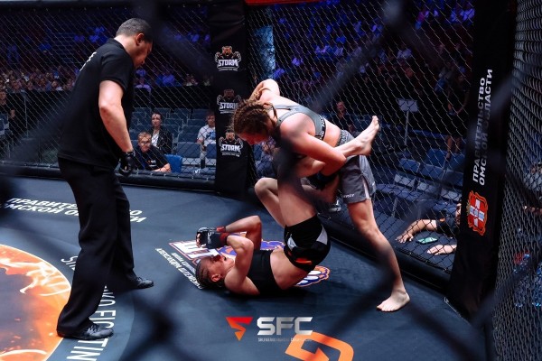 
									Танцы, сломанная рука и победа Шлеменко: в Омске прошел самый дорогой турнир по ММА   [ФОТО+ВИДЕО]  