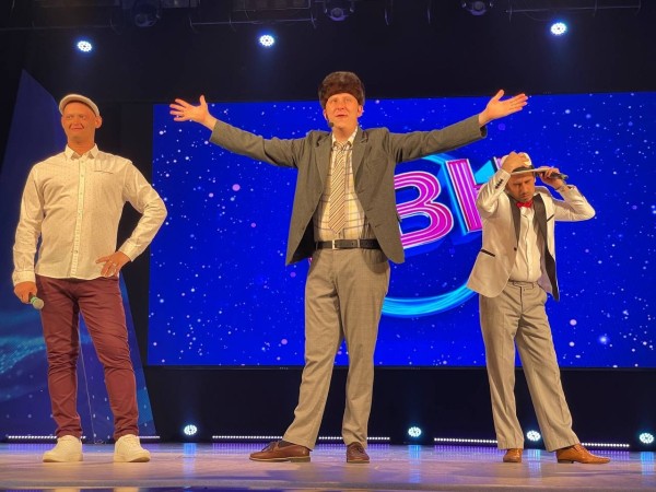 
									«Давайте Ленинградский мост взорвем»: в Омске прошел Летний кубок КВН   [ФОТО]  