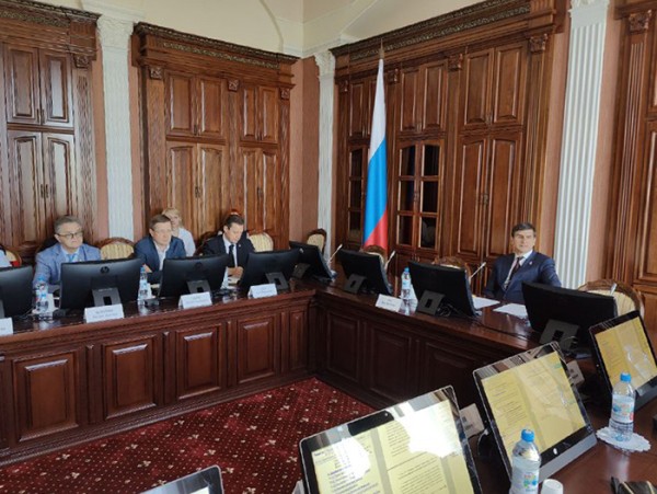 
									Депутатов омского Заксобрания вовлекут в разработку закона о собственности 