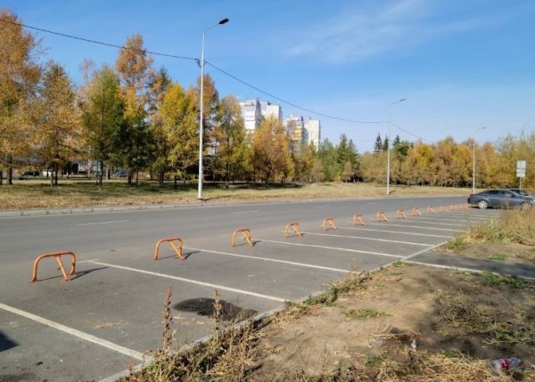 
									Омичи не могут добиться демонтажа незаконной парковки на Левобережье &nbsp;&nbsp;[ФОТО]&nbsp;&nbsp;