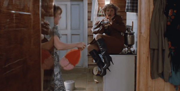 Срыв покровов и разбитые сердечки фанаток. Герои советского кино "сходили " на приём к психологу