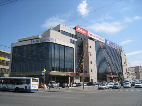 
									«Омичи хотят пощупать, померить, понюхать»: ТЦ вновь стали популярными 