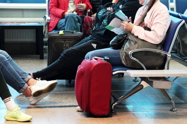 ЕГЭ забирает из Омска лучшую молодежь: экзамен нужно отменять?
ЕГЭ забирает из Омска лучшую молодежь: экзамен нужно отменять?