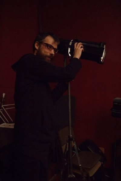 Электрик по кадровой сущности, художник по сути своей. Секреты работы с театральным светом