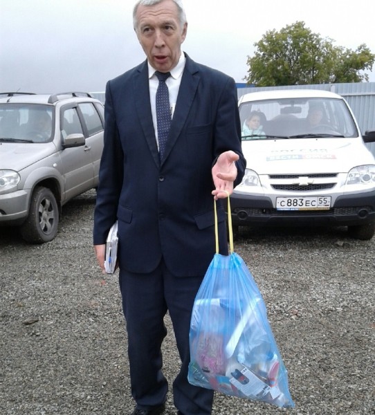 
									Это бьет по всем: в Омске процветает «черный» мусорный бизнес  