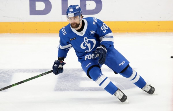 
									Омский «Авангард» купил форварда московского «Динамо» Игумнова 