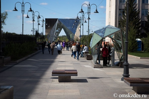 "Богатырь с ушками летучей мыши". Какие ассоциации вызывает всадник в центре Омска