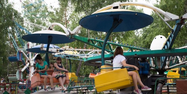 В омских парках проверят безопасность аттракционов