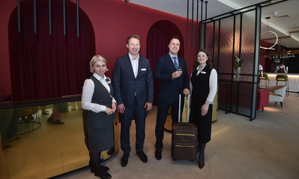 
									Новый омский отель «50/60» уже стал любимым местом для фотосессий   [ФОТО]  