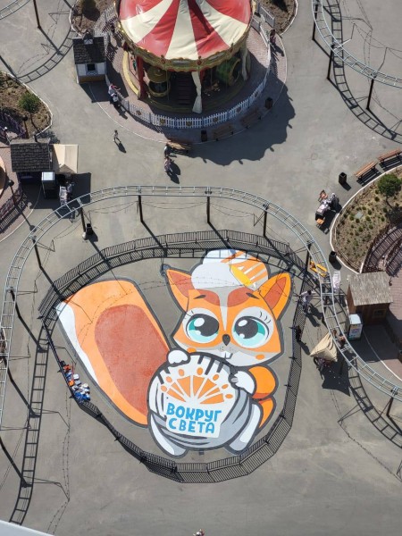 Омичи в жару чуть не застряли на Колесе обозрения на «Зеленом острове»
Омичи в жару чуть не застряли на Колесе обозрения на «Зеленом острове»