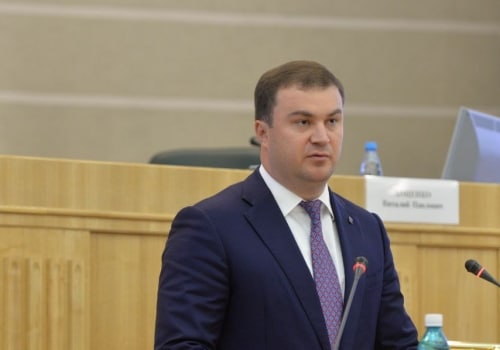 Хоценко косвенно покритиковал бывшего омского губернатора Буркова