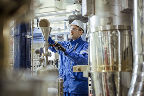 На Московском НПЗ начали применять улучшенные омские катализаторы
На Московском НПЗ начали применять улучшенные омские катализаторы