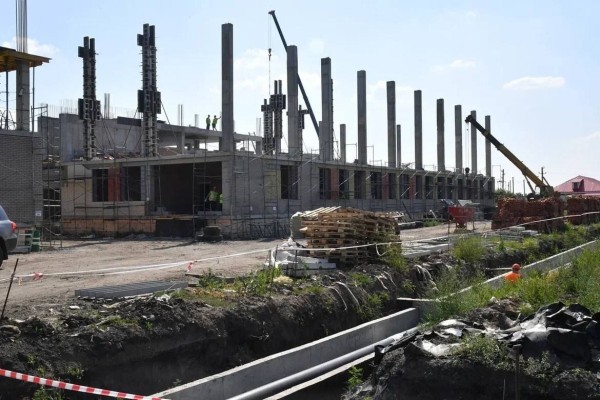 
									Хоценко поручил ежедневно контролировать строительство «заколдованной» школы в Исилькуле 